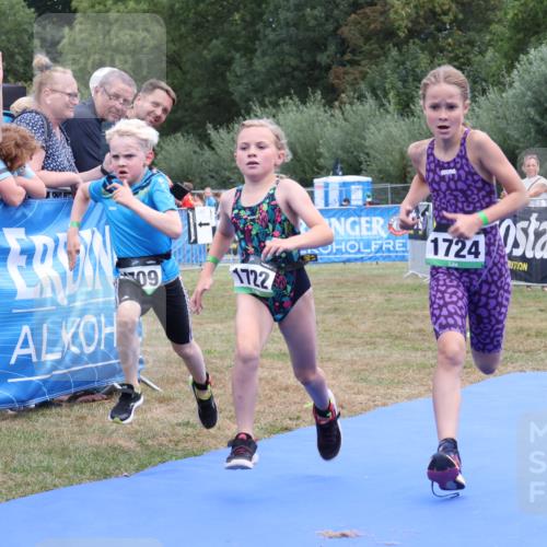 31.08.2025 - Elbe Triathlon Hamburg Strokosch-Dieckow http://msf.ph/oto/8657718 31.08.2025 13:00:17 Ziel 1700, 1703, 1709, 1713, 1722, 1724 meine-sportfotos.de