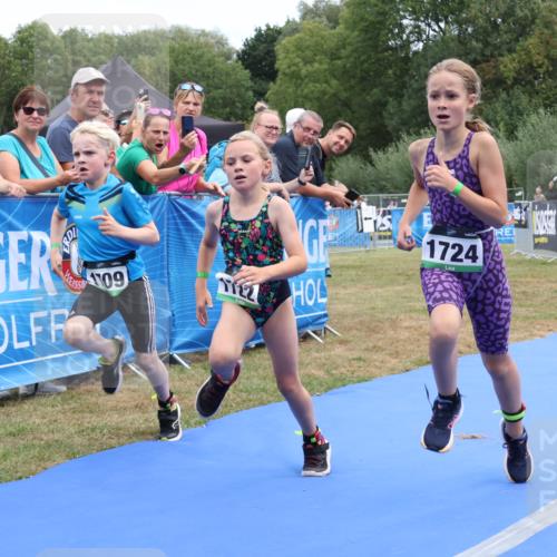 31.08.2025 - Elbe Triathlon Hamburg Strokosch-Dieckow http://msf.ph/oto/8657721 31.08.2025 13:00:17 Ziel 1700, 1703, 1709, 1713, 1722, 1724 meine-sportfotos.de