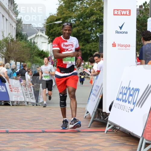 31.08.2025 - 21. Blankeneser Heldenlauf Strokosch-Dieckow http://msf.ph/oto/8657738 31.08.2025 10:54:12 Ziel 3506, 3538 meine-sportfotos.de