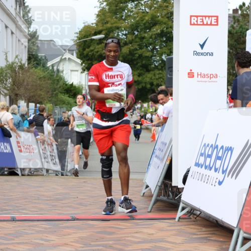 31.08.2025 - 21. Blankeneser Heldenlauf Strokosch-Dieckow http://msf.ph/oto/8657742 31.08.2025 10:54:12 Ziel 3506, 3538 meine-sportfotos.de