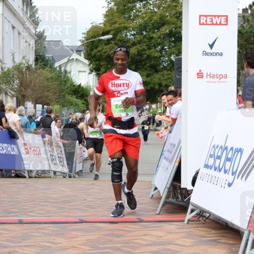 31.08.2025 - 21. Blankeneser Heldenlauf Strokosch-Dieckow http://msf.ph/oto/8657752 31.08.2025 10:54:12 Ziel 3506, 3538 meine-sportfotos.de
