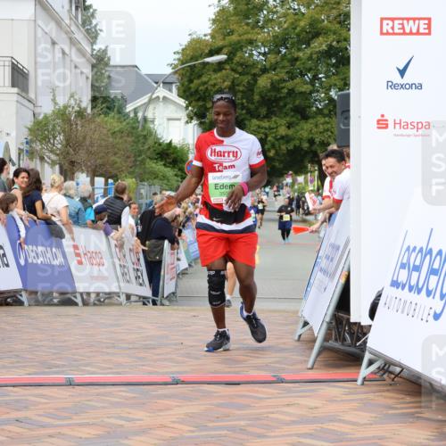 31.08.2025 - 21. Blankeneser Heldenlauf Strokosch-Dieckow http://msf.ph/oto/8657759 31.08.2025 10:54:11 Ziel 3506, 3538 meine-sportfotos.de