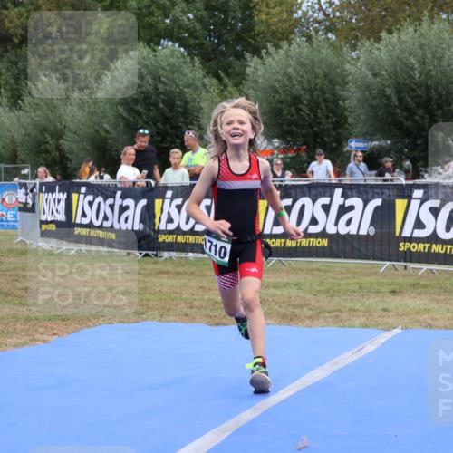 31.08.2025 - Elbe Triathlon Hamburg Strokosch-Dieckow http://msf.ph/oto/8657773 31.08.2025 13:01:01 Ziel 1692, 1710, 1716 meine-sportfotos.de