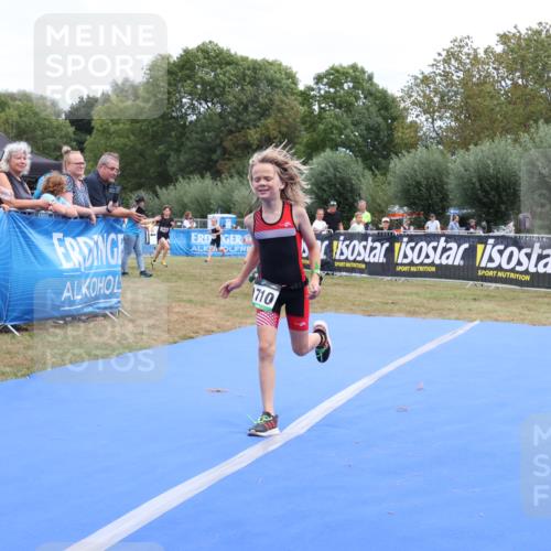 31.08.2025 - Elbe Triathlon Hamburg Strokosch-Dieckow http://msf.ph/oto/8657779 31.08.2025 13:01:02 Ziel 1692, 1710, 1716 meine-sportfotos.de