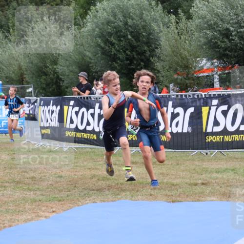 31.08.2025 - Elbe Triathlon Hamburg Strokosch-Dieckow http://msf.ph/oto/8657806 31.08.2025 13:01:37 Ziel 1702, 1706 meine-sportfotos.de