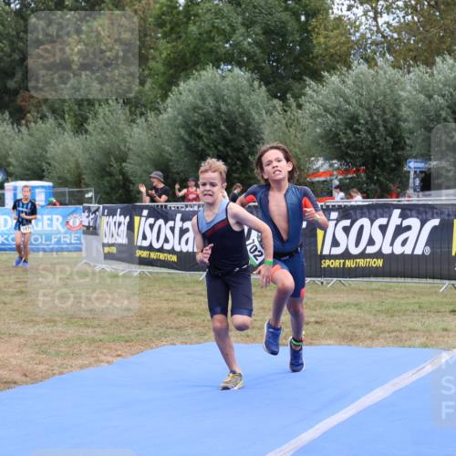 31.08.2025 - Elbe Triathlon Hamburg Strokosch-Dieckow http://msf.ph/oto/8657807 31.08.2025 13:01:38 Ziel 1670, 1702, 1706 meine-sportfotos.de