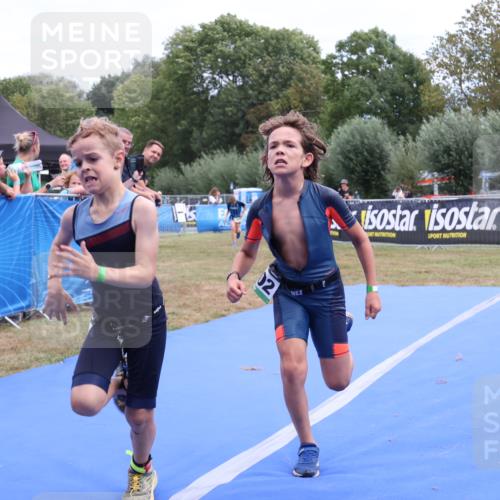 31.08.2025 - Elbe Triathlon Hamburg Strokosch-Dieckow http://msf.ph/oto/8657814 31.08.2025 13:01:40 Ziel 1670, 1702, 1706 meine-sportfotos.de