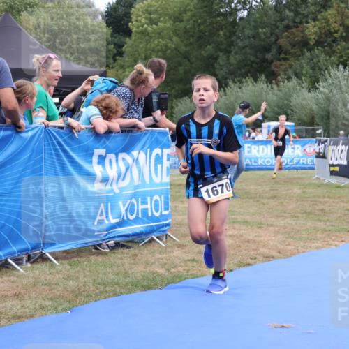 31.08.2025 - Elbe Triathlon Hamburg Strokosch-Dieckow http://msf.ph/oto/8657822 31.08.2025 13:01:46 Ziel 1634, 1670 meine-sportfotos.de