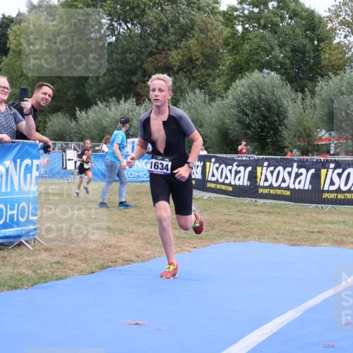 31.08.2025 - Elbe Triathlon Hamburg Strokosch-Dieckow http://msf.ph/oto/8657837 31.08.2025 13:01:53 Ziel 1634 meine-sportfotos.de