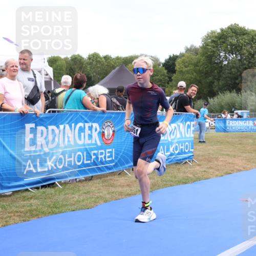 31.08.2025 - Elbe Triathlon Hamburg Strokosch-Dieckow http://msf.ph/oto/8657845 31.08.2025 13:02:13 Ziel 1651, 1671 meine-sportfotos.de