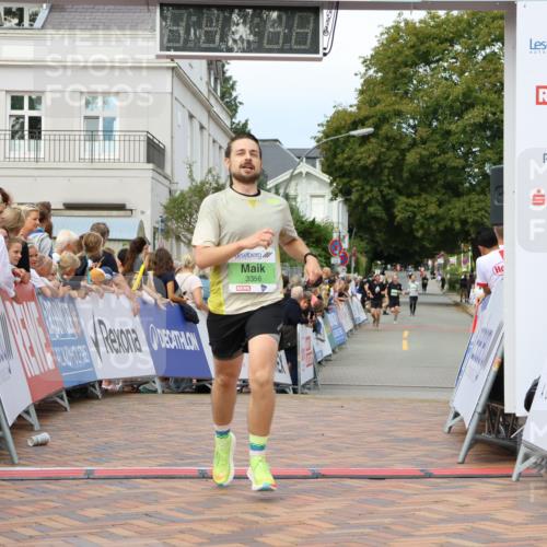 31.08.2025 - 21. Blankeneser Heldenlauf Strokosch-Dieckow http://msf.ph/oto/8657850 31.08.2025 10:53:25 Ziel 3356, 3371, 3272 meine-sportfotos.de