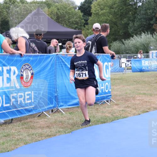 31.08.2025 - Elbe Triathlon Hamburg Strokosch-Dieckow http://msf.ph/oto/8657853 31.08.2025 13:02:22 Ziel 1671, 1705 meine-sportfotos.de