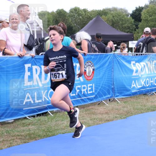 31.08.2025 - Elbe Triathlon Hamburg Strokosch-Dieckow http://msf.ph/oto/8657857 31.08.2025 13:02:23 Ziel 1671, 1705 meine-sportfotos.de