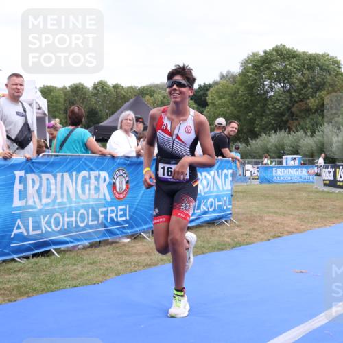 31.08.2025 - Elbe Triathlon Hamburg Strokosch-Dieckow http://msf.ph/oto/8657877 31.08.2025 13:02:39 Ziel 1644 meine-sportfotos.de