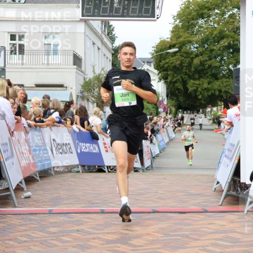 31.08.2025 - 21. Blankeneser Heldenlauf Strokosch-Dieckow http://msf.ph/oto/8657902 31.08.2025 10:53:20 Ziel 3371, 3636, 3272 meine-sportfotos.de