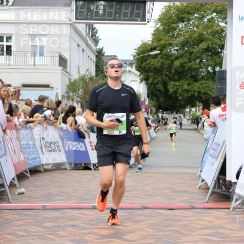 31.08.2025 - 21. Blankeneser Heldenlauf Strokosch-Dieckow http://msf.ph/oto/8657917 31.08.2025 10:53:18 Ziel 3371, 3636, 3272 meine-sportfotos.de
