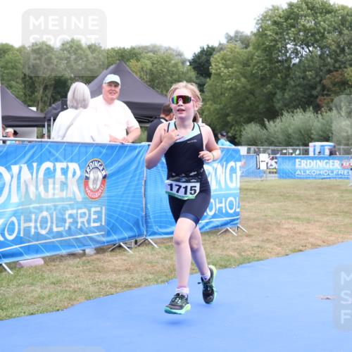 31.08.2025 - Elbe Triathlon Hamburg Strokosch-Dieckow http://msf.ph/oto/8657920 31.08.2025 13:03:54 Ziel 1715 meine-sportfotos.de