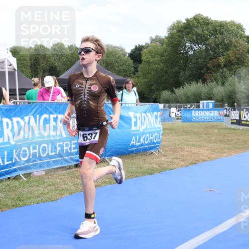 31.08.2025 - Elbe Triathlon Hamburg Strokosch-Dieckow http://msf.ph/oto/8658022 31.08.2025 13:07:44 Ziel 1637 meine-sportfotos.de