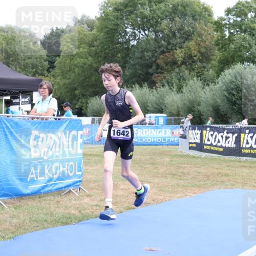 31.08.2025 - Elbe Triathlon Hamburg Strokosch-Dieckow http://msf.ph/oto/8658046 31.08.2025 13:09:31 Ziel 1642 meine-sportfotos.de