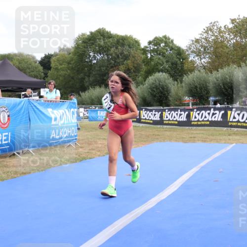 31.08.2025 - Elbe Triathlon Hamburg Strokosch-Dieckow http://msf.ph/oto/8658058 31.08.2025 13:09:54 Ziel 1717 meine-sportfotos.de