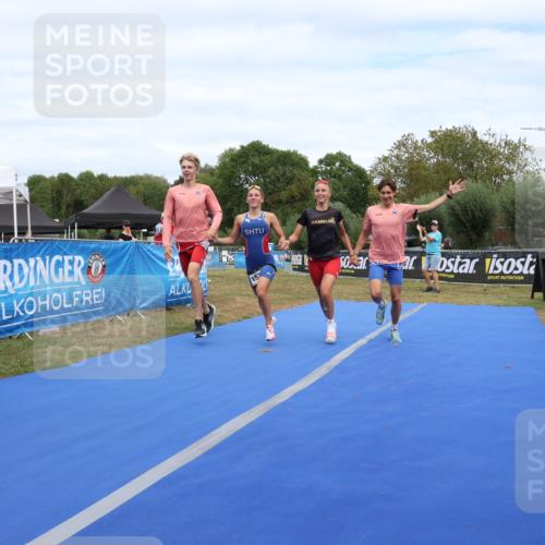 31.08.2025 - Elbe Triathlon Hamburg Strokosch-Dieckow http://msf.ph/oto/8658082 31.08.2025 15:49:56 Ziel  meine-sportfotos.de