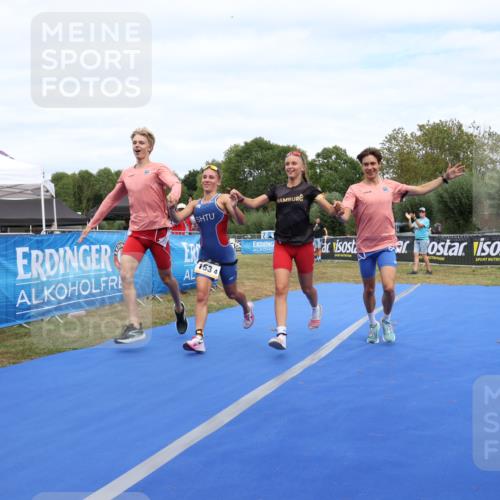 31.08.2025 - Elbe Triathlon Hamburg Strokosch-Dieckow http://msf.ph/oto/8658084 31.08.2025 15:49:56 Ziel  meine-sportfotos.de
