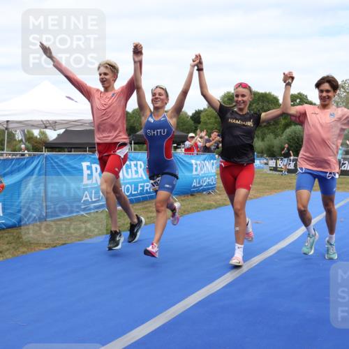 31.08.2025 - Elbe Triathlon Hamburg Strokosch-Dieckow http://msf.ph/oto/8658085 31.08.2025 15:49:56 Ziel  meine-sportfotos.de