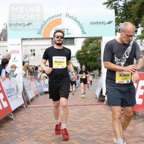 31.08.2025 - 21. Blankeneser Heldenlauf Strokosch-Dieckow http://msf.ph/oto/8658093 31.08.2025 10:27:51 Ziel 2577, 2775, 2425, 2345, 2344, 2402, 2080, 2197 meine-sportfotos.de