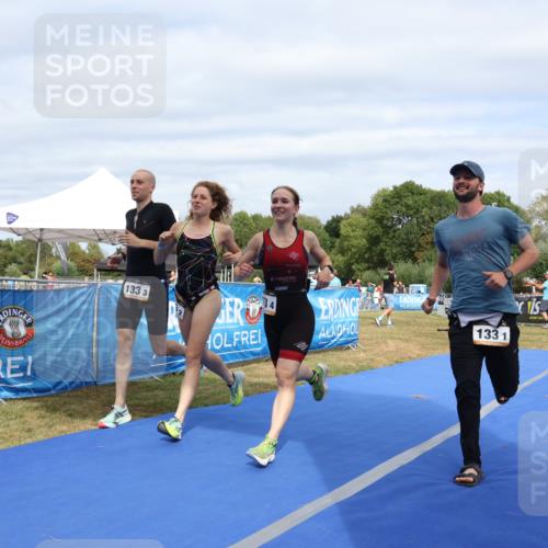 31.08.2025 - Elbe Triathlon Hamburg Strokosch-Dieckow http://msf.ph/oto/8658103 31.08.2025 15:56:47 Ziel  meine-sportfotos.de
