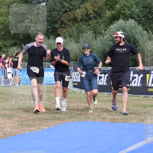 31.08.2025 - Elbe Triathlon Hamburg Strokosch-Dieckow http://msf.ph/oto/8658109 31.08.2025 15:59:33 Ziel  meine-sportfotos.de