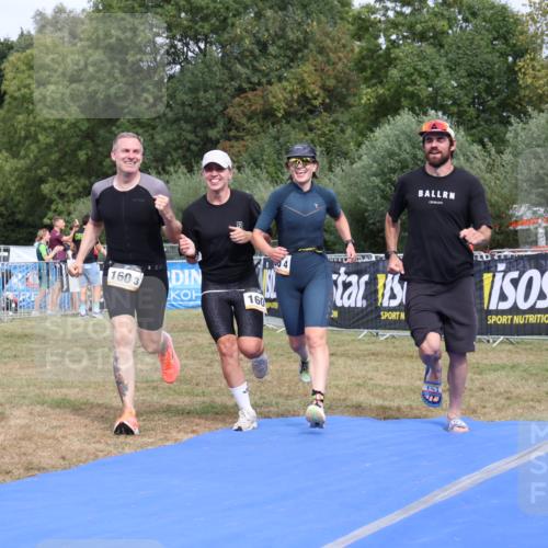 31.08.2025 - Elbe Triathlon Hamburg Strokosch-Dieckow http://msf.ph/oto/8658110 31.08.2025 15:59:33 Ziel  meine-sportfotos.de