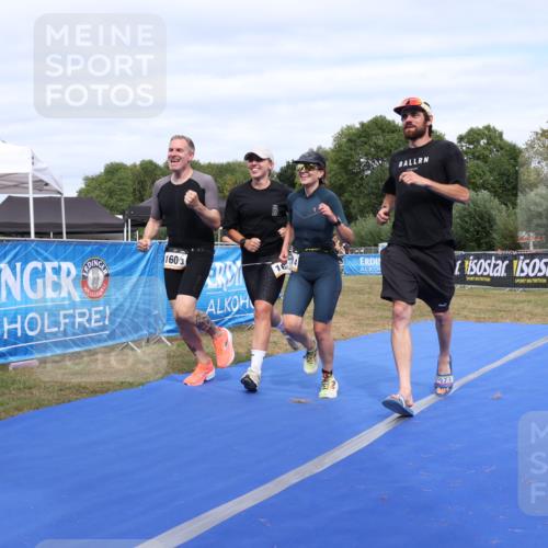 31.08.2025 - Elbe Triathlon Hamburg Strokosch-Dieckow http://msf.ph/oto/8658117 31.08.2025 15:59:35 Ziel  meine-sportfotos.de