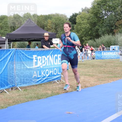 31.08.2025 - Elbe Triathlon Hamburg Strokosch-Dieckow http://msf.ph/oto/8658125 31.08.2025 15:59:47 Ziel  meine-sportfotos.de