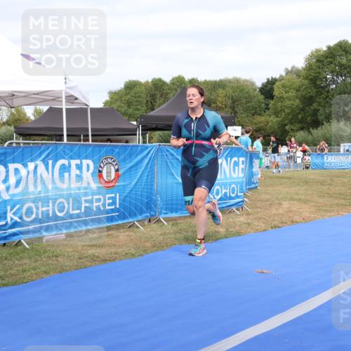 31.08.2025 - Elbe Triathlon Hamburg Strokosch-Dieckow http://msf.ph/oto/8658126 31.08.2025 15:59:47 Ziel  meine-sportfotos.de