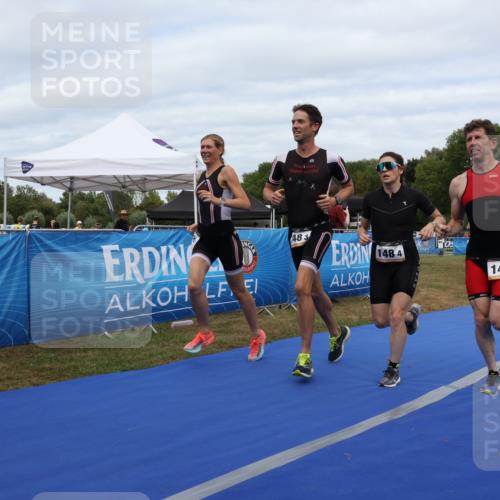 31.08.2025 - Elbe Triathlon Hamburg Strokosch-Dieckow http://msf.ph/oto/8658142 31.08.2025 16:01:48 Ziel  meine-sportfotos.de