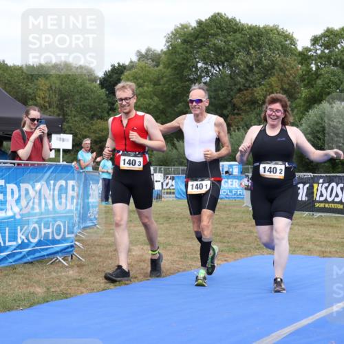 31.08.2025 - Elbe Triathlon Hamburg Strokosch-Dieckow http://msf.ph/oto/8658149 31.08.2025 16:02:17 Ziel  meine-sportfotos.de