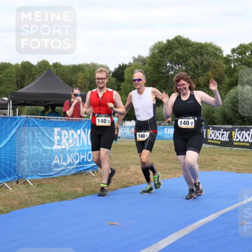 31.08.2025 - Elbe Triathlon Hamburg Strokosch-Dieckow http://msf.ph/oto/8658150 31.08.2025 16:02:18 Ziel  meine-sportfotos.de