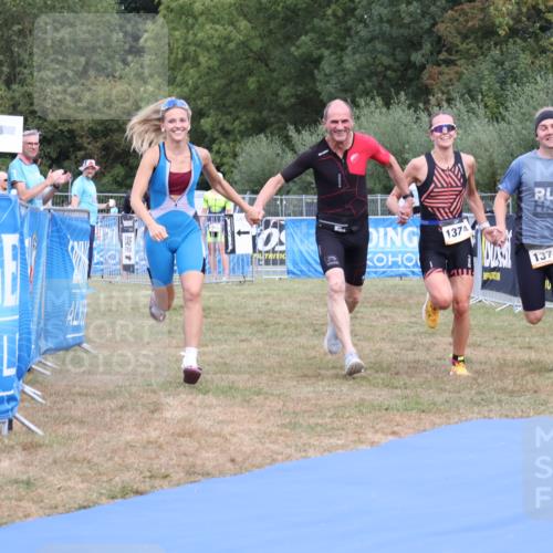 31.08.2025 - Elbe Triathlon Hamburg Strokosch-Dieckow http://msf.ph/oto/8658166 31.08.2025 16:07:17 Ziel  meine-sportfotos.de