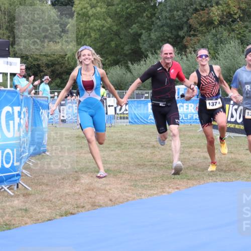 31.08.2025 - Elbe Triathlon Hamburg Strokosch-Dieckow http://msf.ph/oto/8658169 31.08.2025 16:07:17 Ziel  meine-sportfotos.de