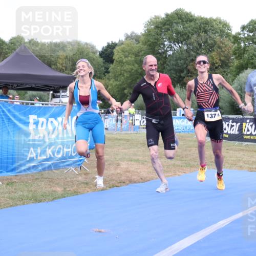 31.08.2025 - Elbe Triathlon Hamburg Strokosch-Dieckow http://msf.ph/oto/8658175 31.08.2025 16:07:18 Ziel  meine-sportfotos.de