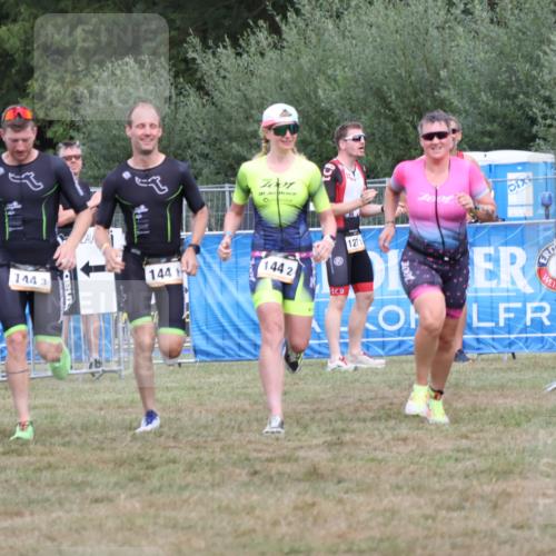 31.08.2025 - Elbe Triathlon Hamburg Strokosch-Dieckow http://msf.ph/oto/8658179 31.08.2025 16:10:43 Ziel  meine-sportfotos.de