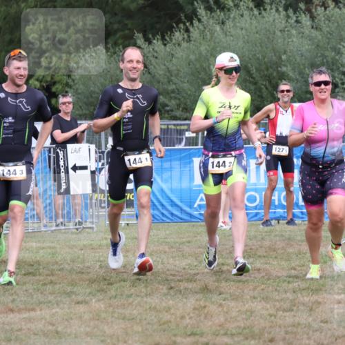 31.08.2025 - Elbe Triathlon Hamburg Strokosch-Dieckow http://msf.ph/oto/8658181 31.08.2025 16:10:44 Ziel  meine-sportfotos.de