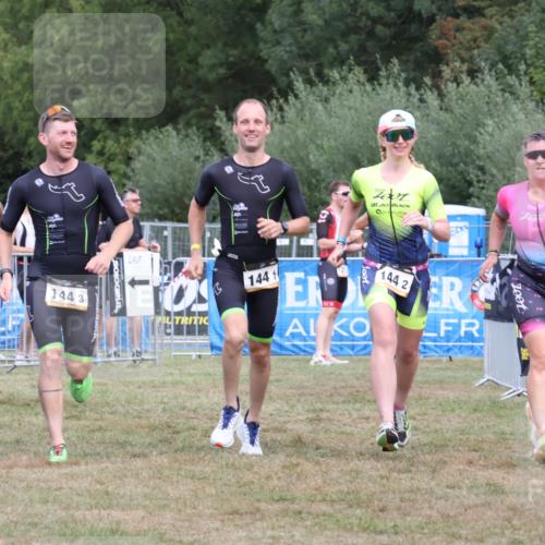 31.08.2025 - Elbe Triathlon Hamburg Strokosch-Dieckow http://msf.ph/oto/8658183 31.08.2025 16:10:45 Ziel  meine-sportfotos.de