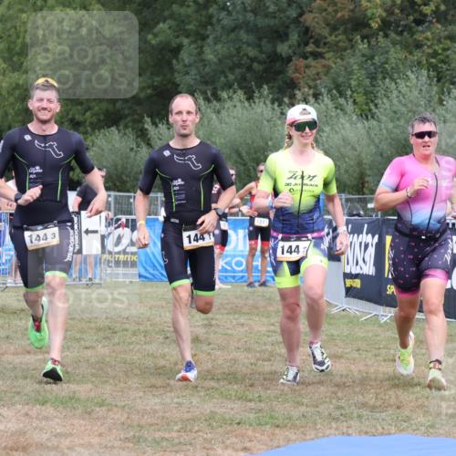 31.08.2025 - Elbe Triathlon Hamburg Strokosch-Dieckow http://msf.ph/oto/8658185 31.08.2025 16:10:46 Ziel  meine-sportfotos.de