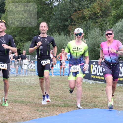 31.08.2025 - Elbe Triathlon Hamburg Strokosch-Dieckow http://msf.ph/oto/8658187 31.08.2025 16:10:47 Ziel  meine-sportfotos.de