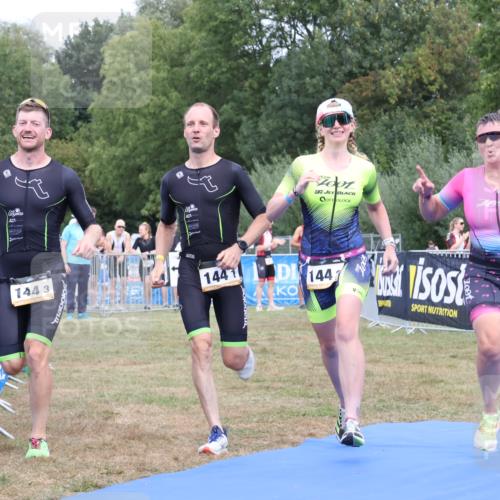 31.08.2025 - Elbe Triathlon Hamburg Strokosch-Dieckow http://msf.ph/oto/8658189 31.08.2025 16:10:47 Ziel  meine-sportfotos.de