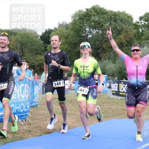 31.08.2025 - Elbe Triathlon Hamburg Strokosch-Dieckow http://msf.ph/oto/8658191 31.08.2025 16:10:48 Ziel  meine-sportfotos.de