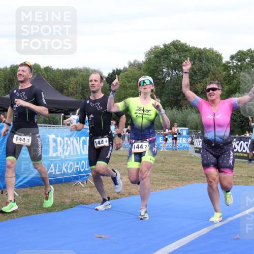 31.08.2025 - Elbe Triathlon Hamburg Strokosch-Dieckow http://msf.ph/oto/8658193 31.08.2025 16:10:48 Ziel  meine-sportfotos.de