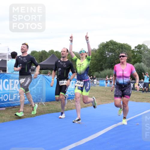 31.08.2025 - Elbe Triathlon Hamburg Strokosch-Dieckow http://msf.ph/oto/8658195 31.08.2025 16:10:49 Ziel  meine-sportfotos.de