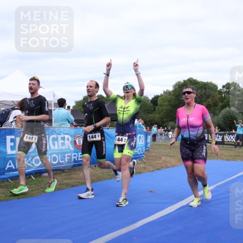 31.08.2025 - Elbe Triathlon Hamburg Strokosch-Dieckow http://msf.ph/oto/8658197 31.08.2025 16:10:49 Ziel  meine-sportfotos.de